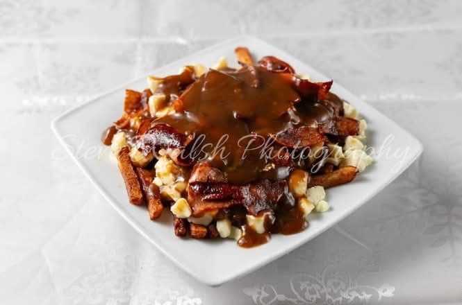 POUTINE VIANDE FUMÉE / POUTINE VIANDE FUMÉE