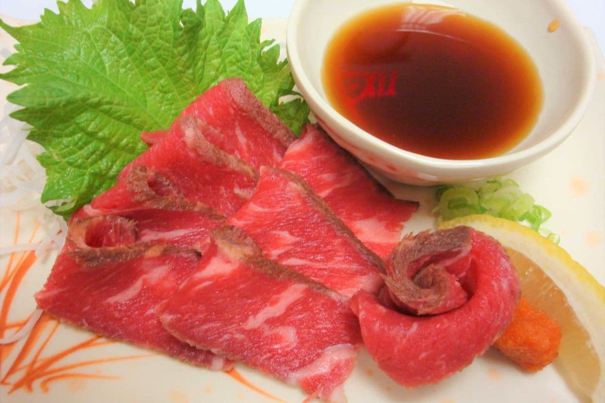 29. Beef Tataki (15 pcs)