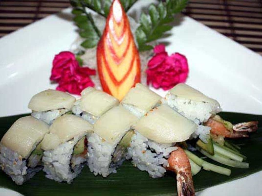 White Dragon Roll (8pcs)