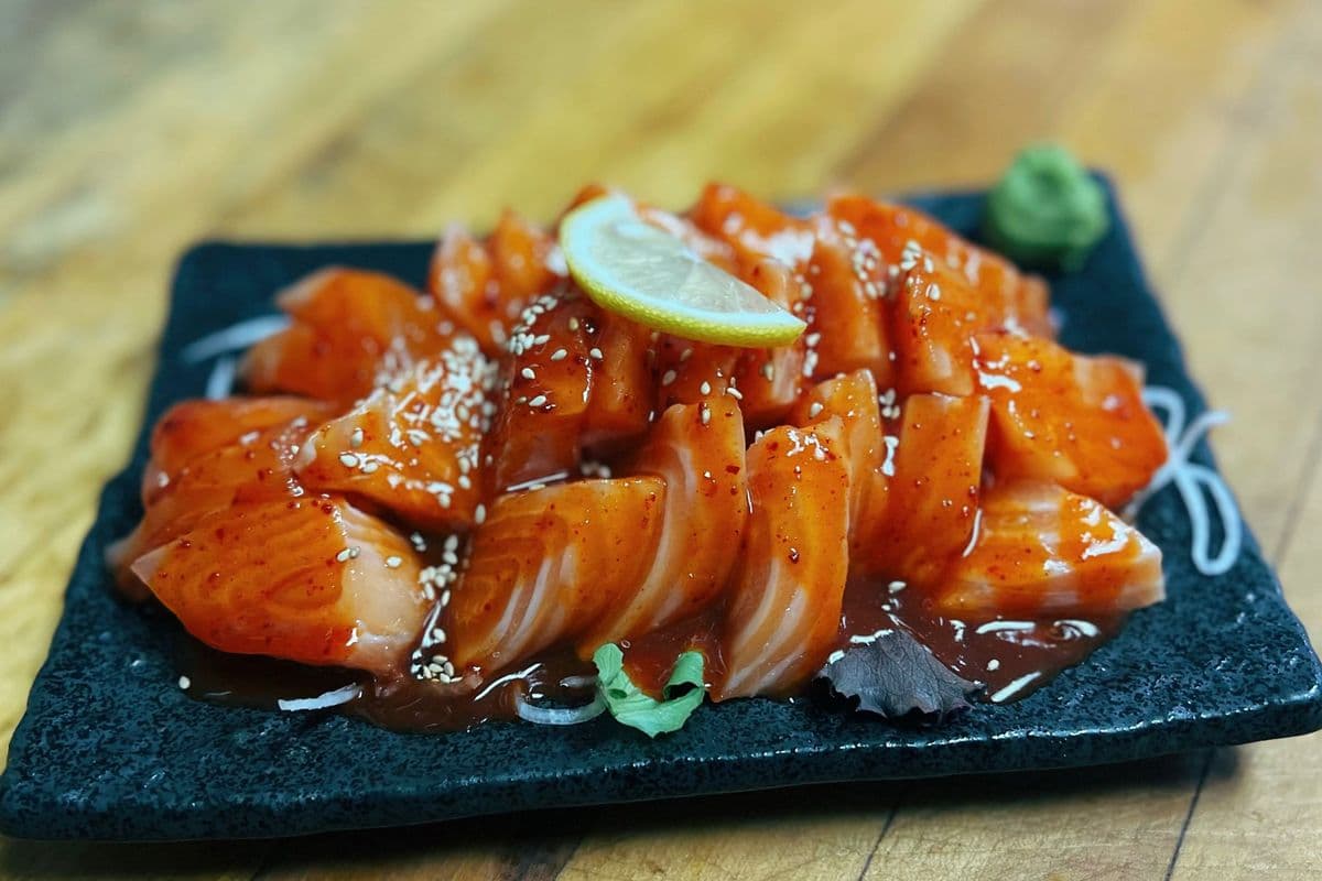 Spicy Salmon Sashimi