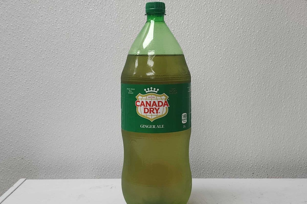 Canada Dry Ginger Ale (2 L)