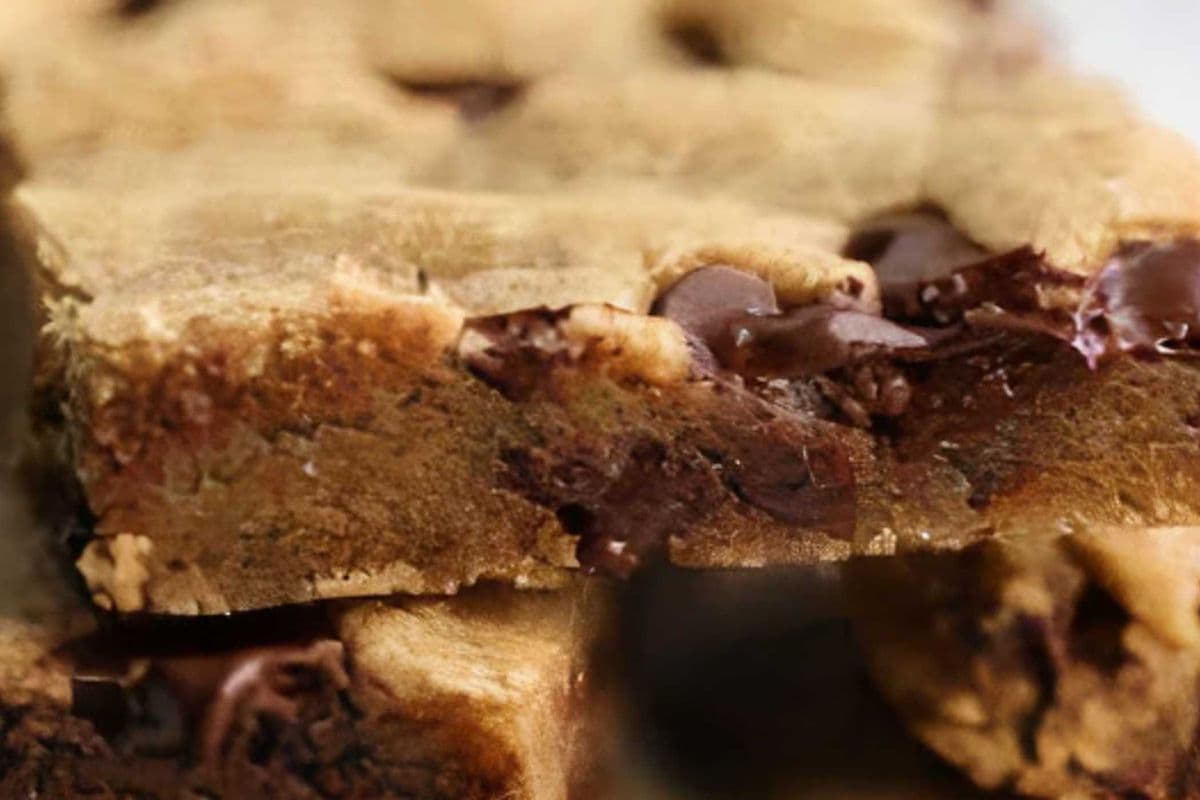 Peanut Butter Chocolate Chip Bars