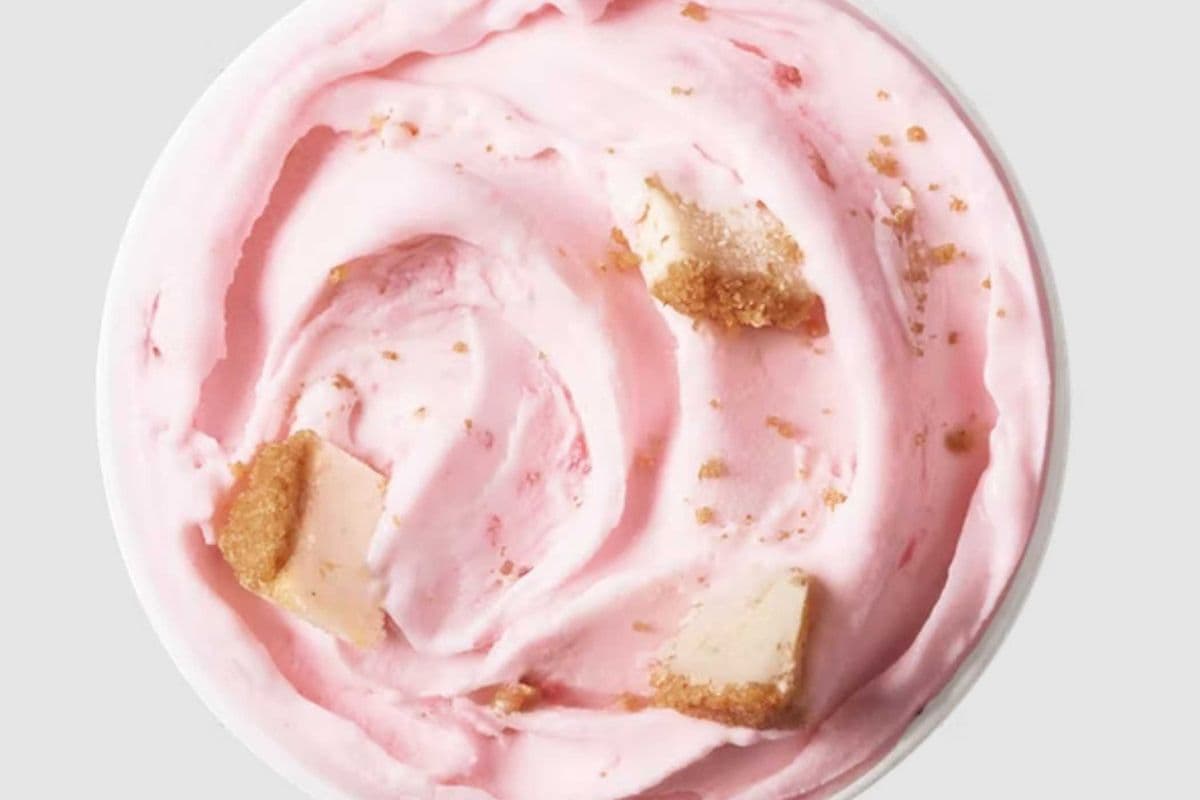 Dessert Blizzard® au gâteau au fromage à la fraise / Strawberry Cheesecake Blizzard® Treat