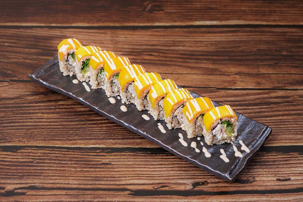 Mango California Roll (10 pcs)