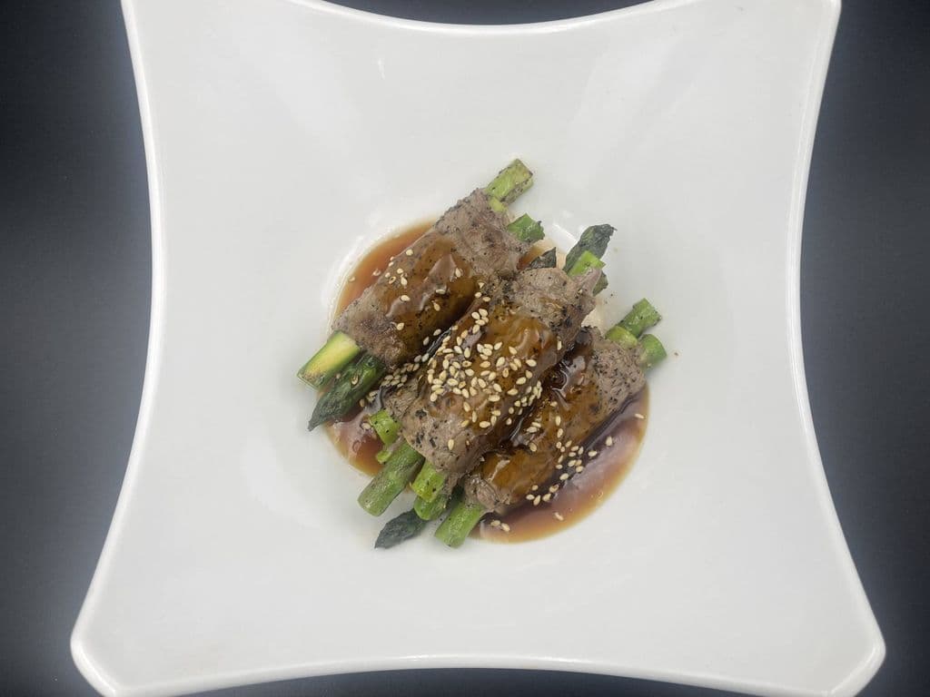 Beef Wrapped Asparagus (4 Pieces 