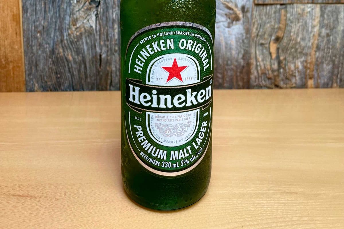 HEINEKEN BEER BOTTLE