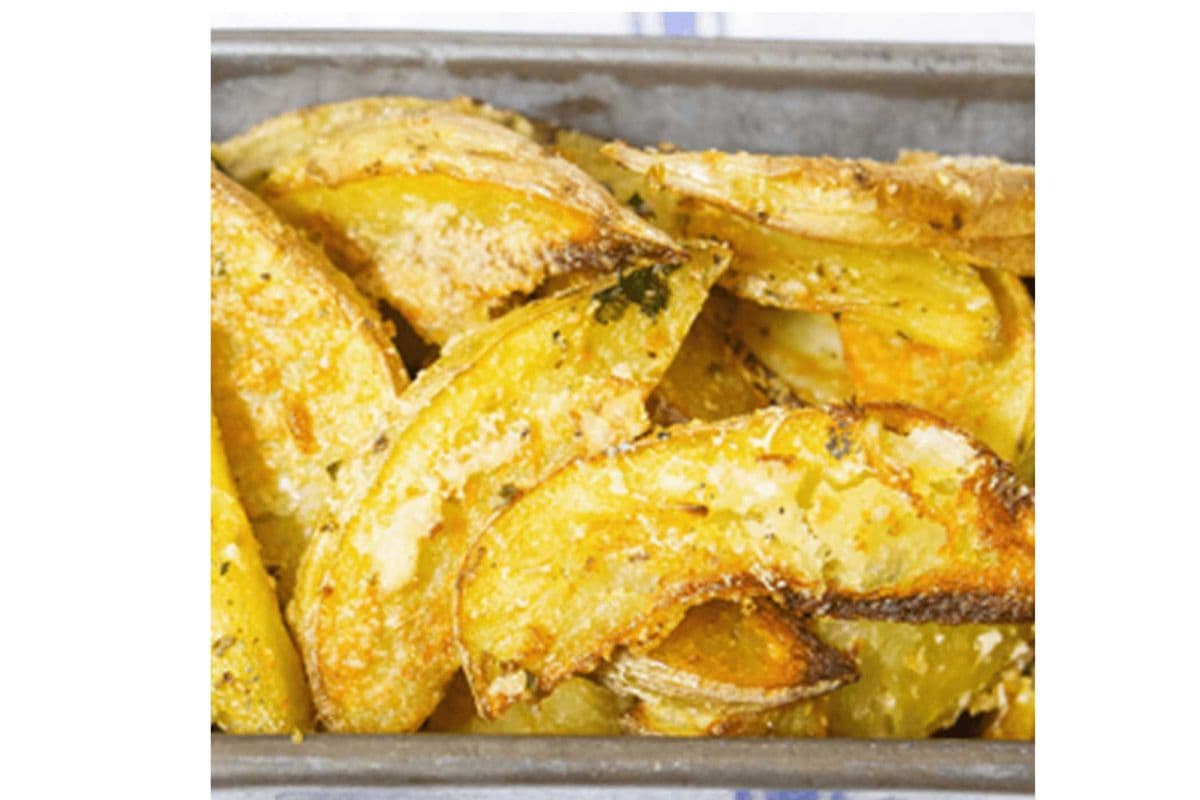 Garlic Parm Potato Wedges ( 1Lb)