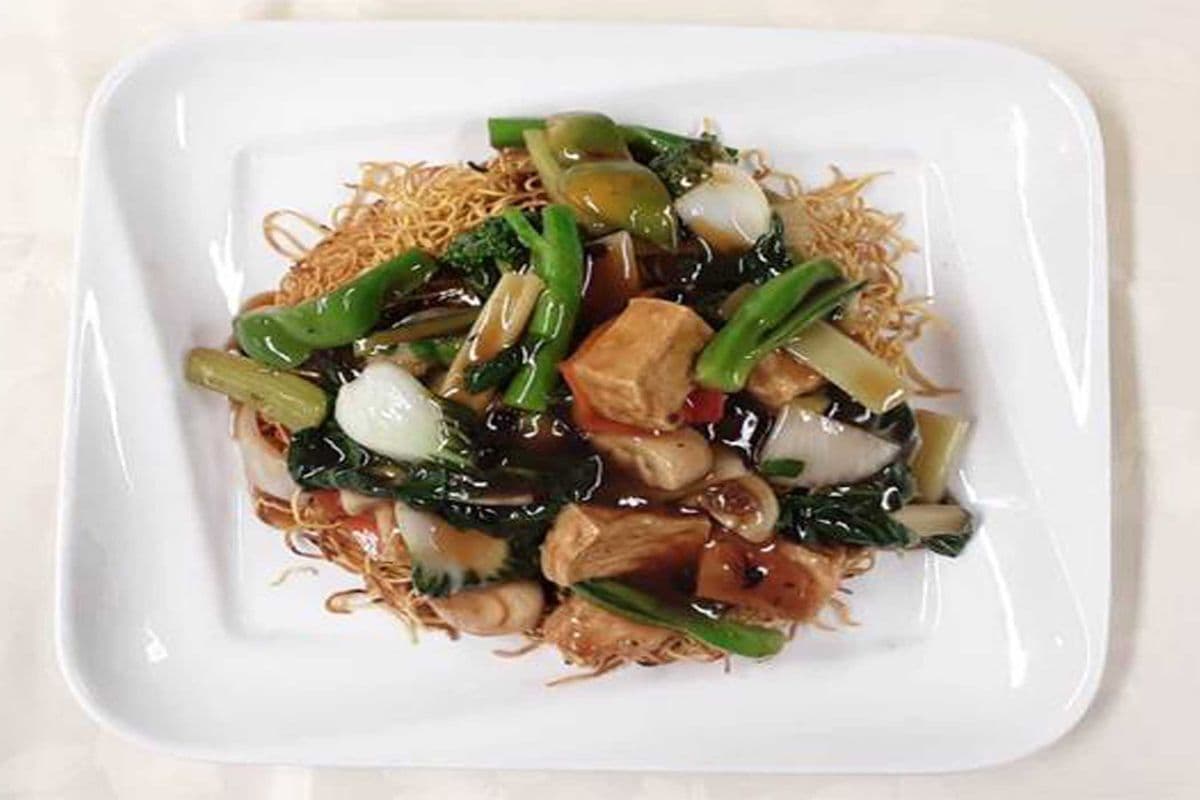 110. Vegetable and Tofu Fried Noodles in Black Bean Sauce