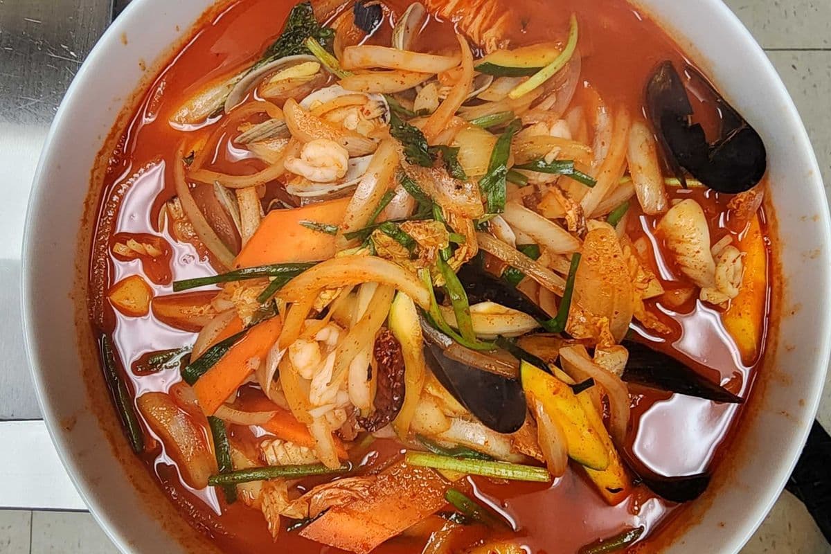 King Size Of Spicy Noodle Soup