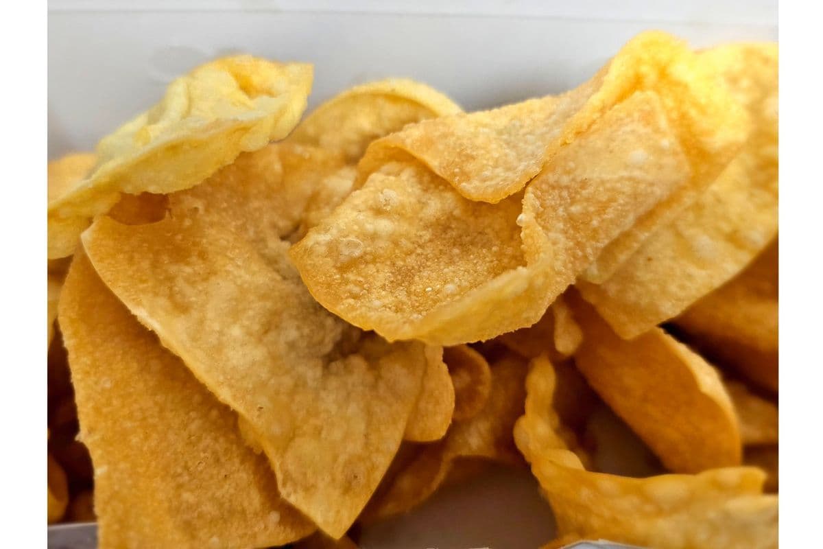 A4. Deep-Fried Wonton with Sweet-and-Sour Sauce (14 pcs)