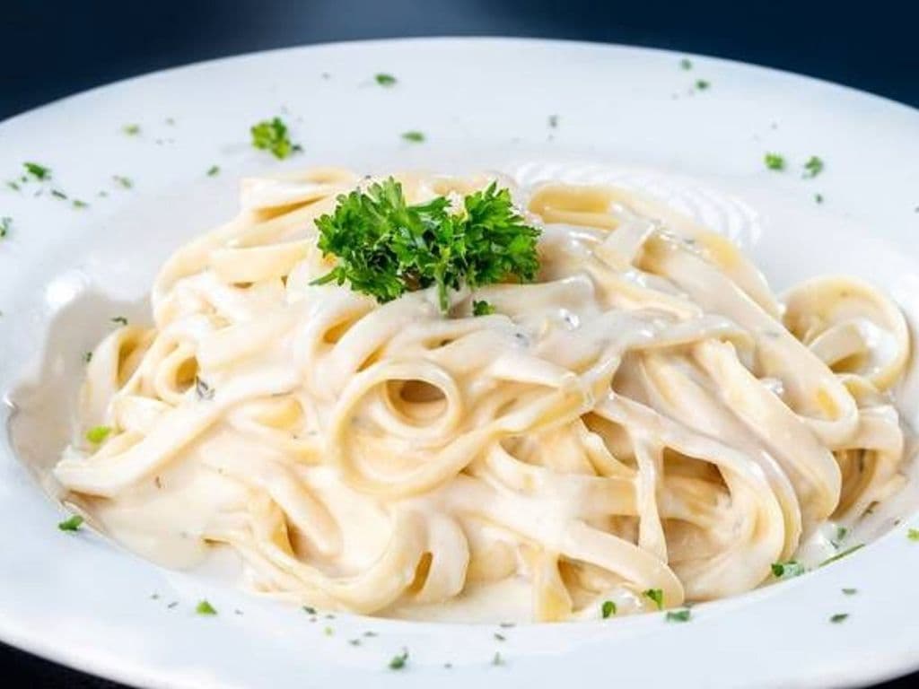 Fettuccine Alfredo
