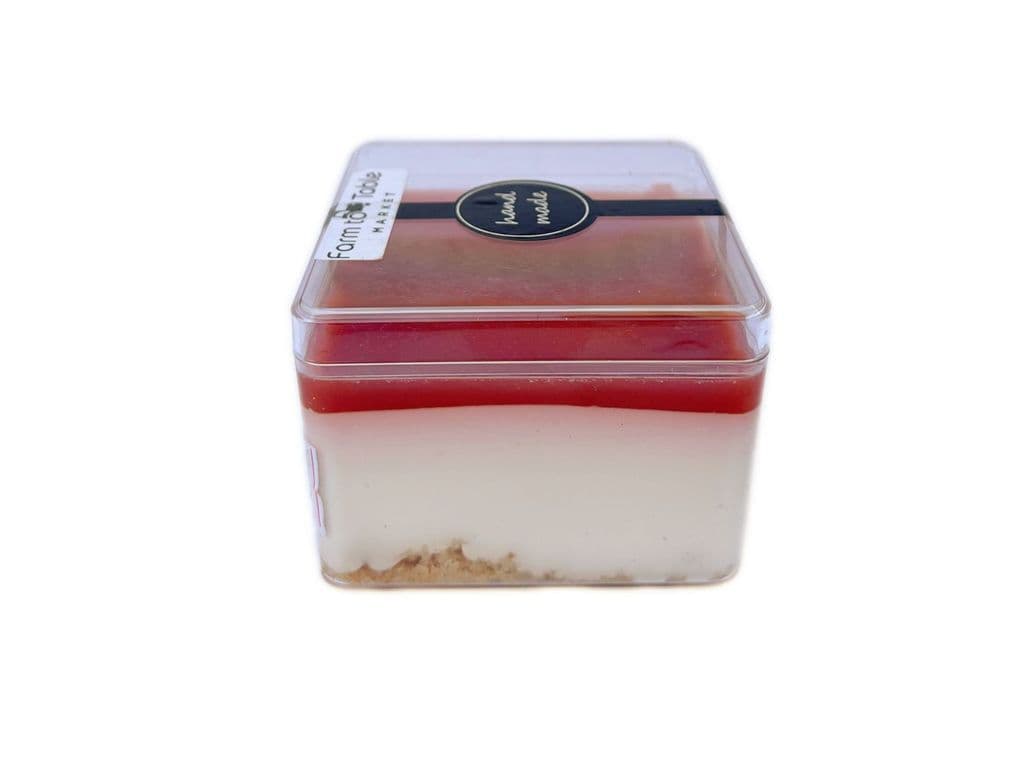 (TOP SELLER) F2T STRAWBERRIES CAKE