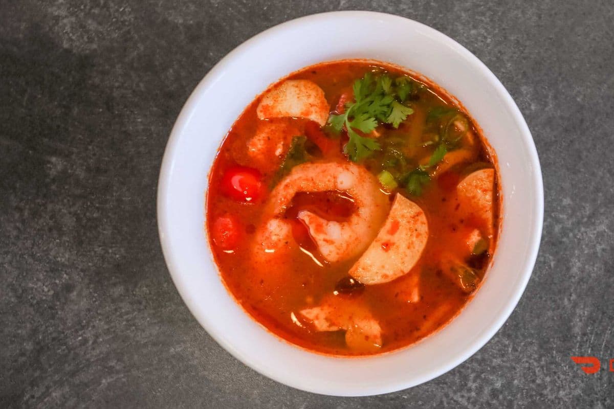 Hot and Soup Soup (Tom Yum )