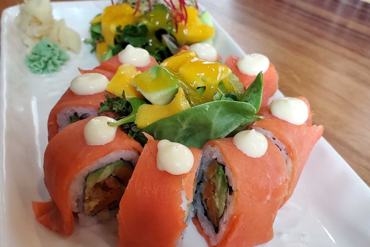 Smoked Salmon Lover roll