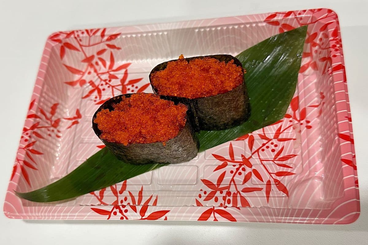 Flying Fish Roe Sushi (2 pcs)