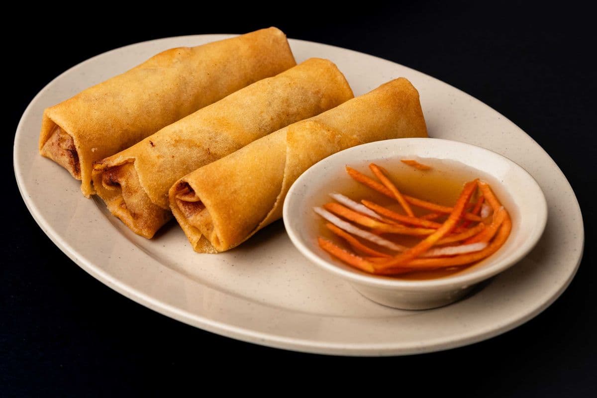 24. Deep-Fried Spring Rolls (3 pcs)