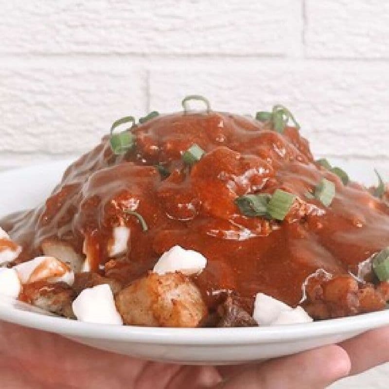 Inde - Poutine Poulet au Beurre / India - Butter Chicken Poutine