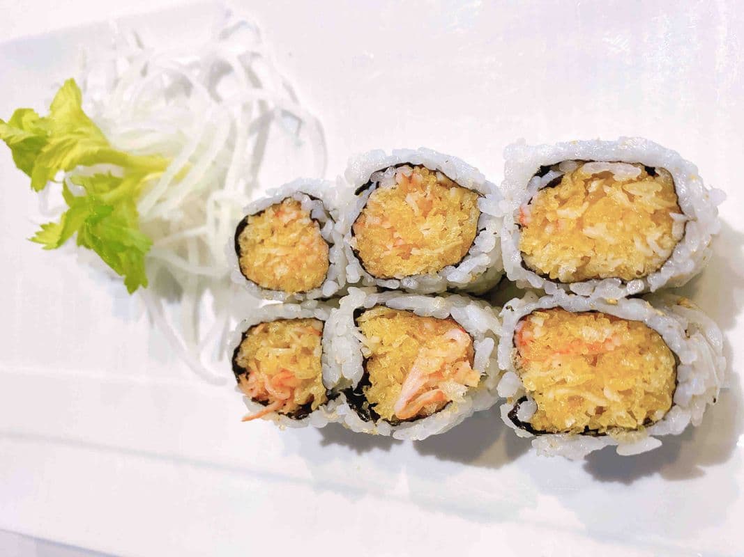 Crispy Spicy Crab Meat Roll / R 16 Rouleau Croustillant À La Chair De Crabe Épicée