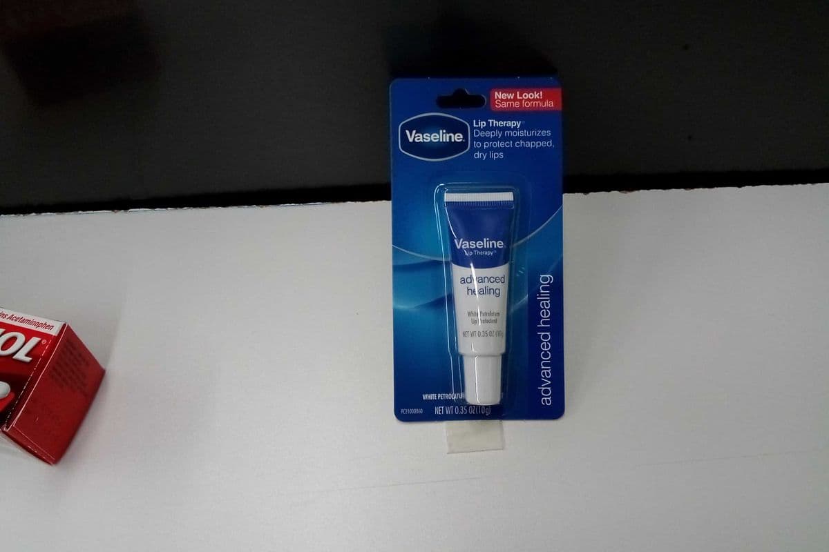 Vaseline - Lip Therapy (4.8g Tube)