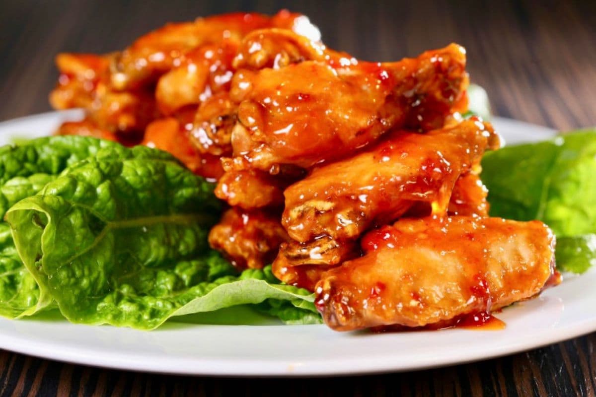 13. Spicy Thai Chicken Wings (10 pcs)