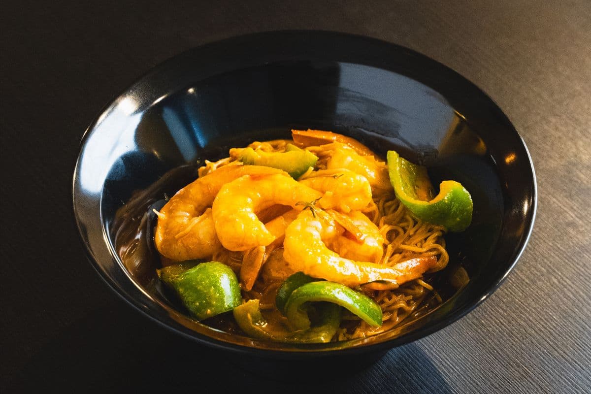 N4. Spicy Mee Panang Koong