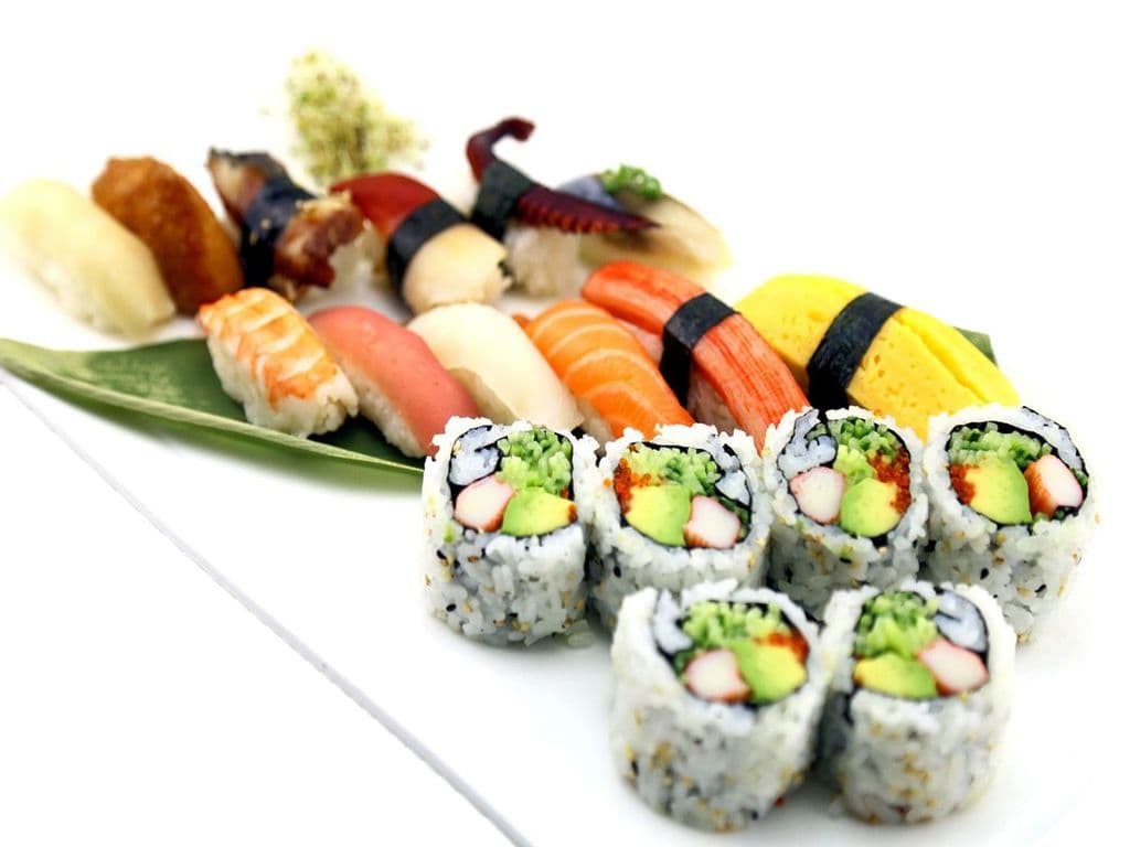 121.PREMIUM SUSHI SET(18PCS)