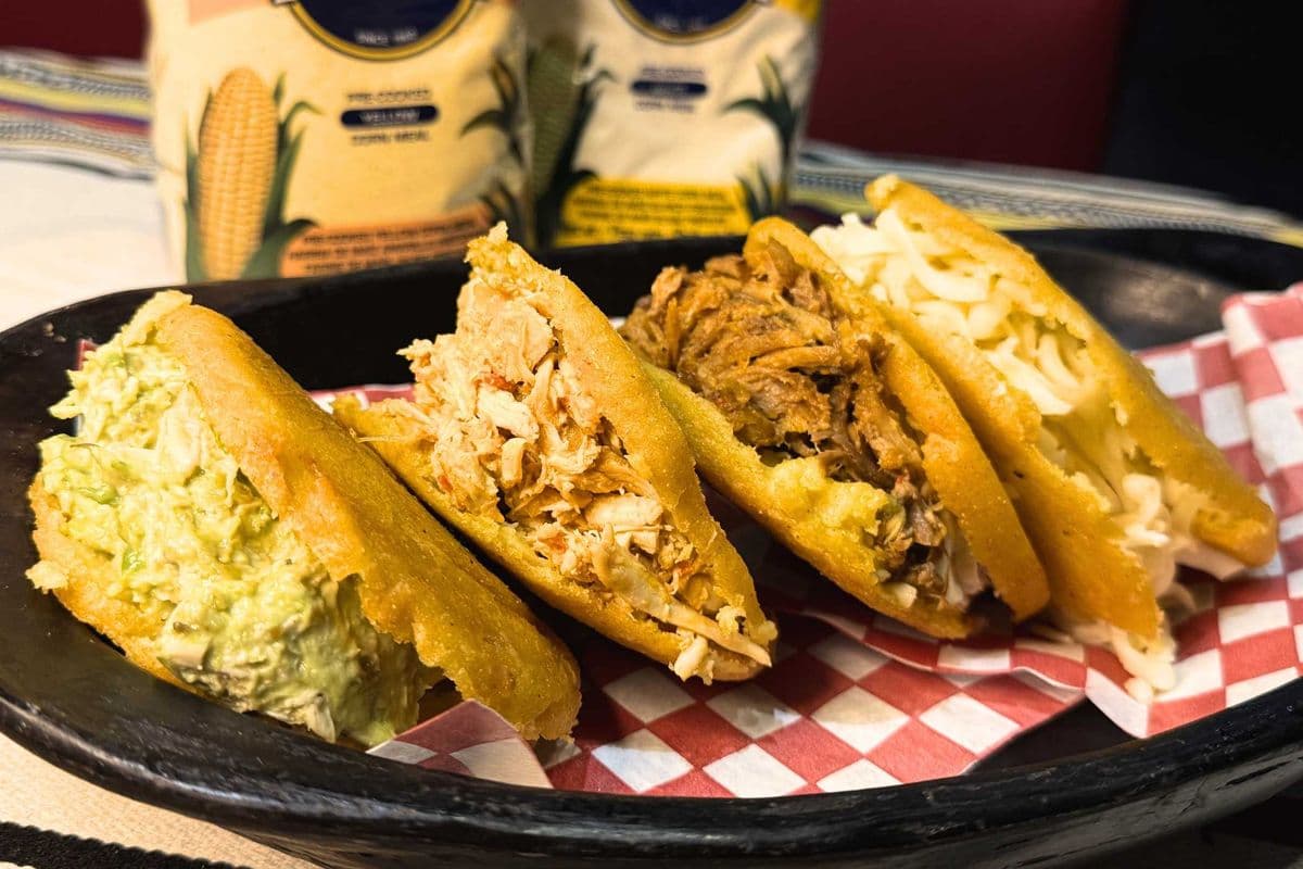 Arepa frita Reina pepiada