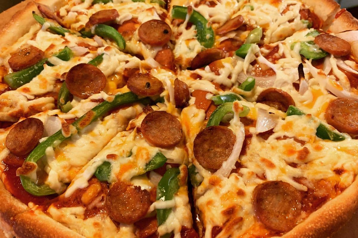 12" Medium Jan's Favourite Pizza