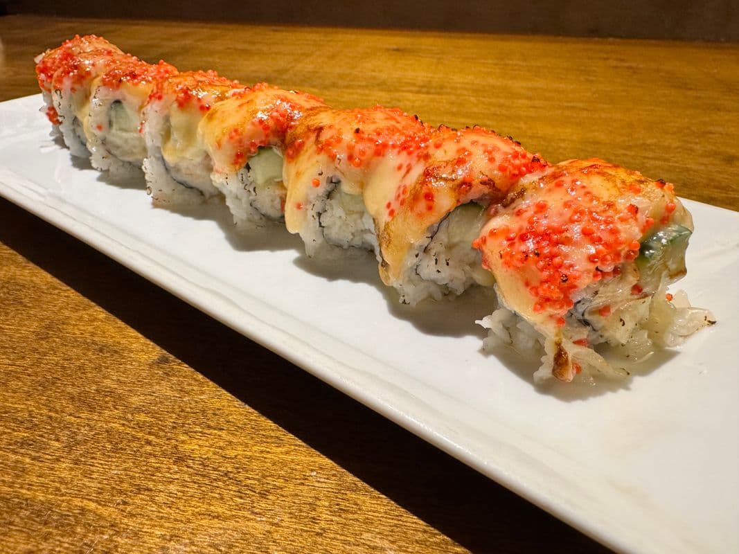 Aburi Tobiko Roll (8pcs)