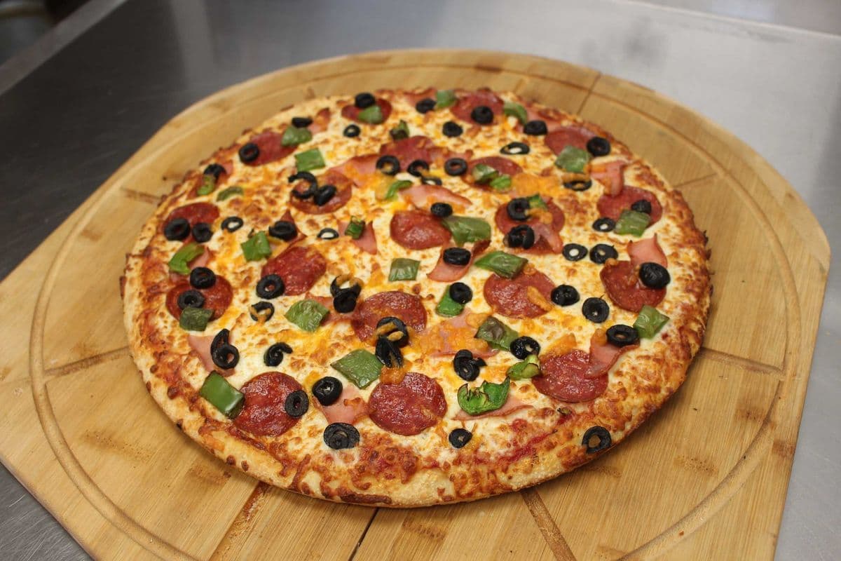 Deluxe Pizza