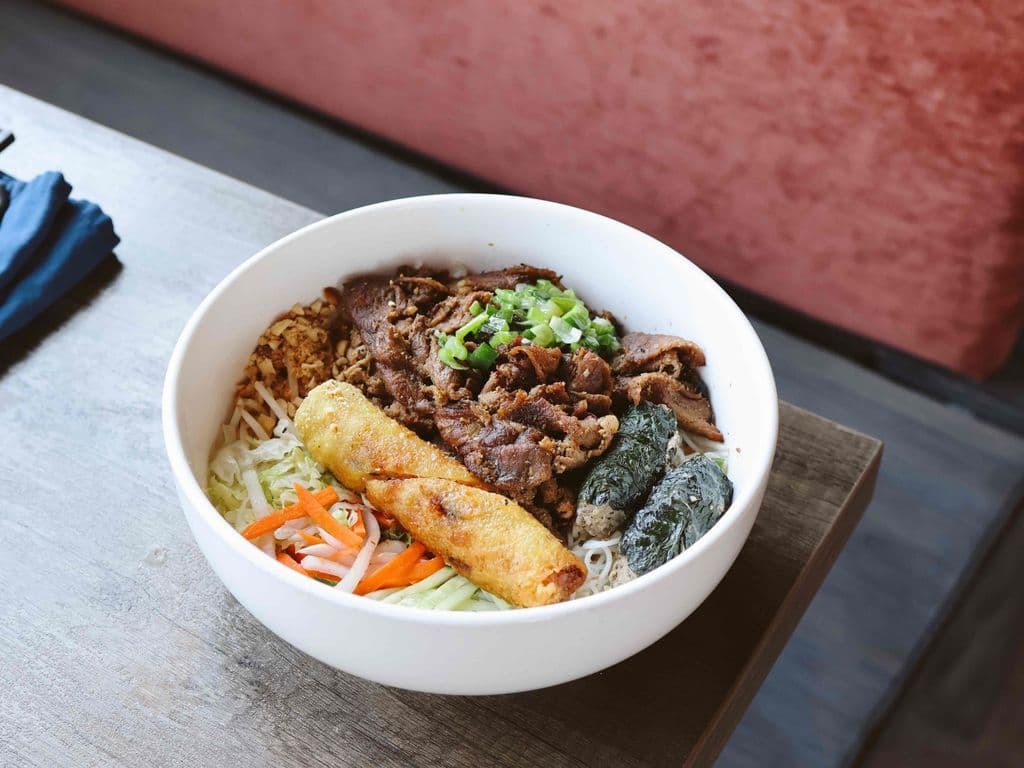 B06 - Vermicelli, Spring Roll, Grilled Pork & Beef Wrapped in Betel Leaf (Bún Chả Giò, Thịt Nướng, Bò Lá Lốt)