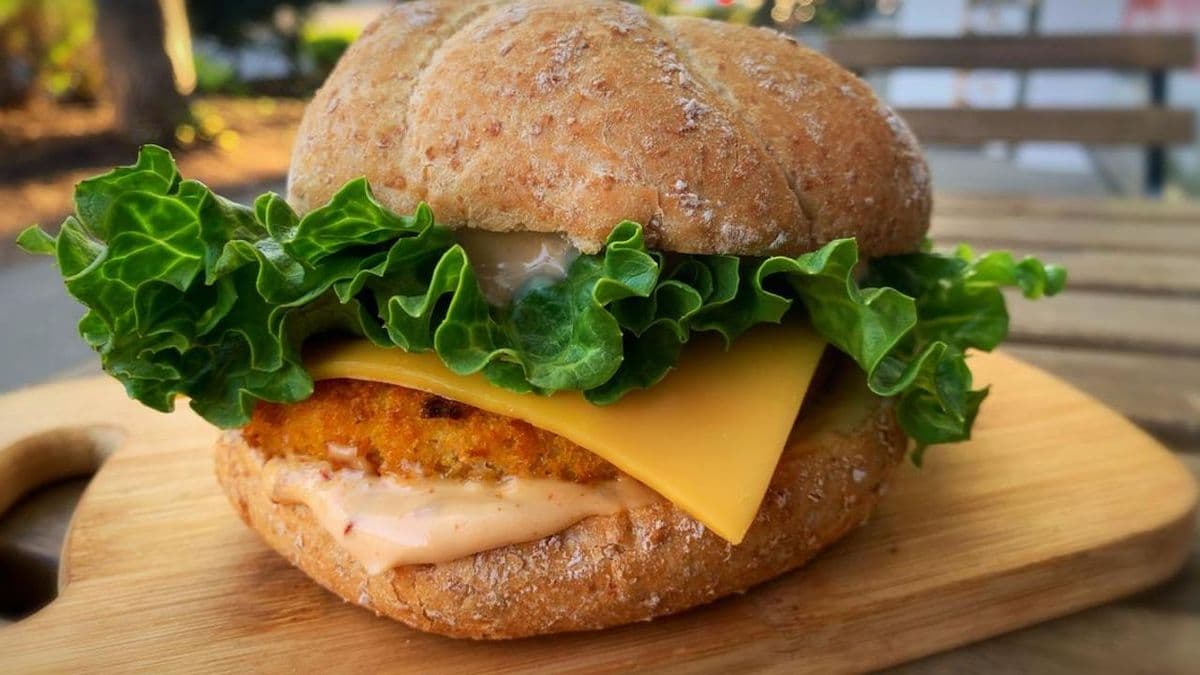Crispy Hot Chick'UN Burger
