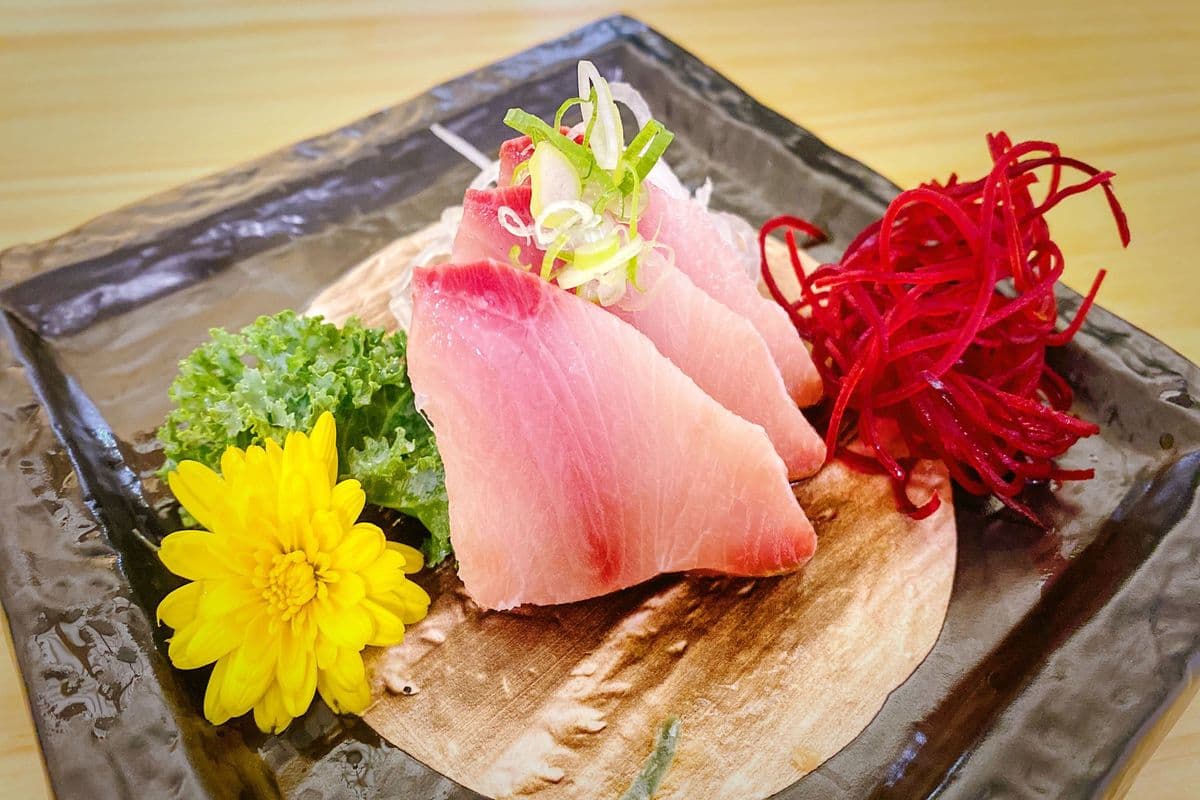 Yellowtail Sashimi (3 pcs)