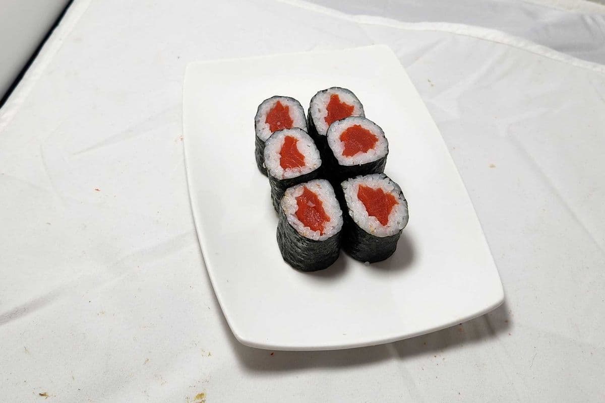 Salmon Roll(6 pcs)