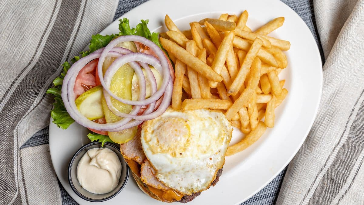 Canadian Burger