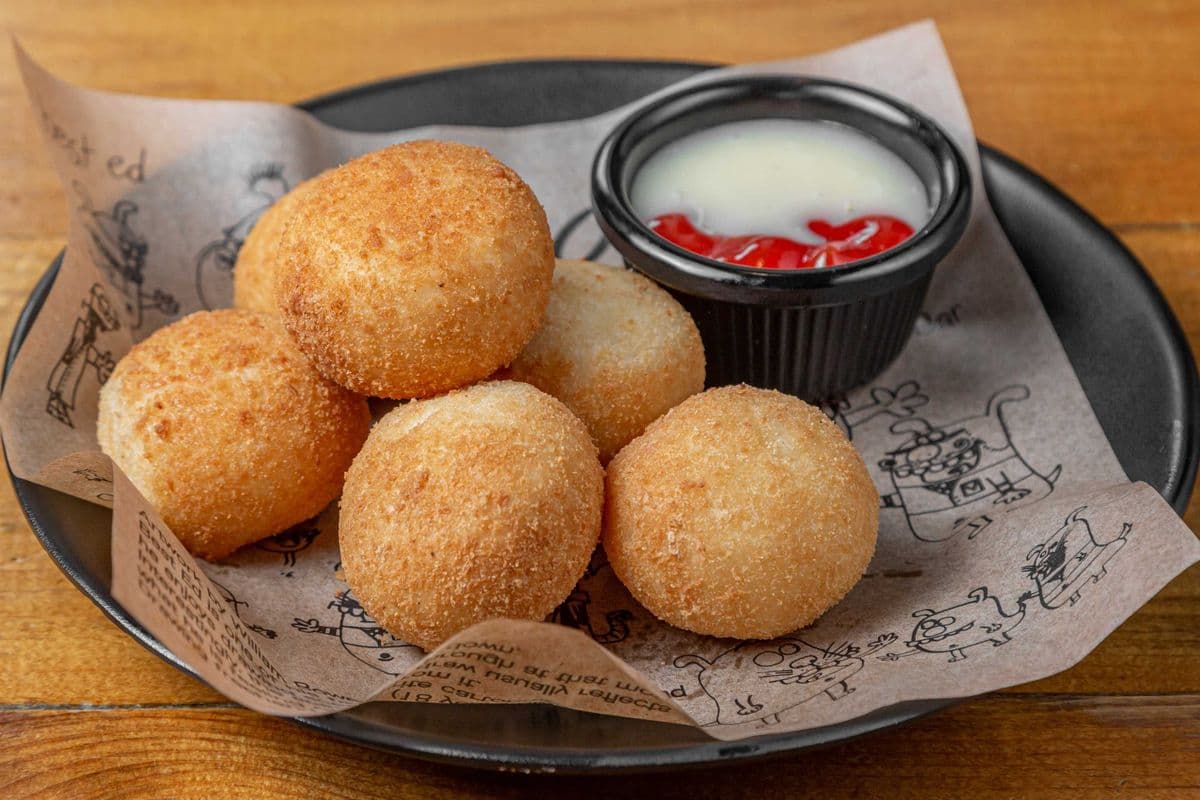 Exploding Cheese Balls (6pcs)