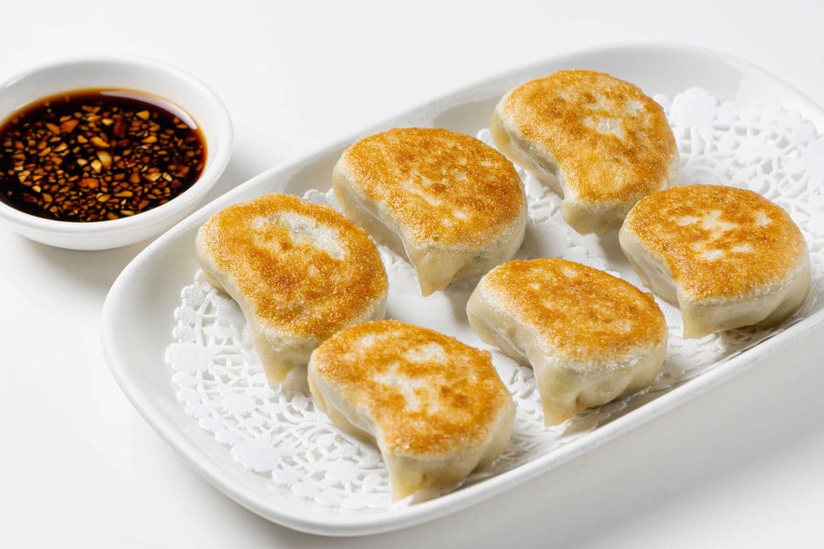005. Pan-Fried Vegetable Dumplings (6 pcs)