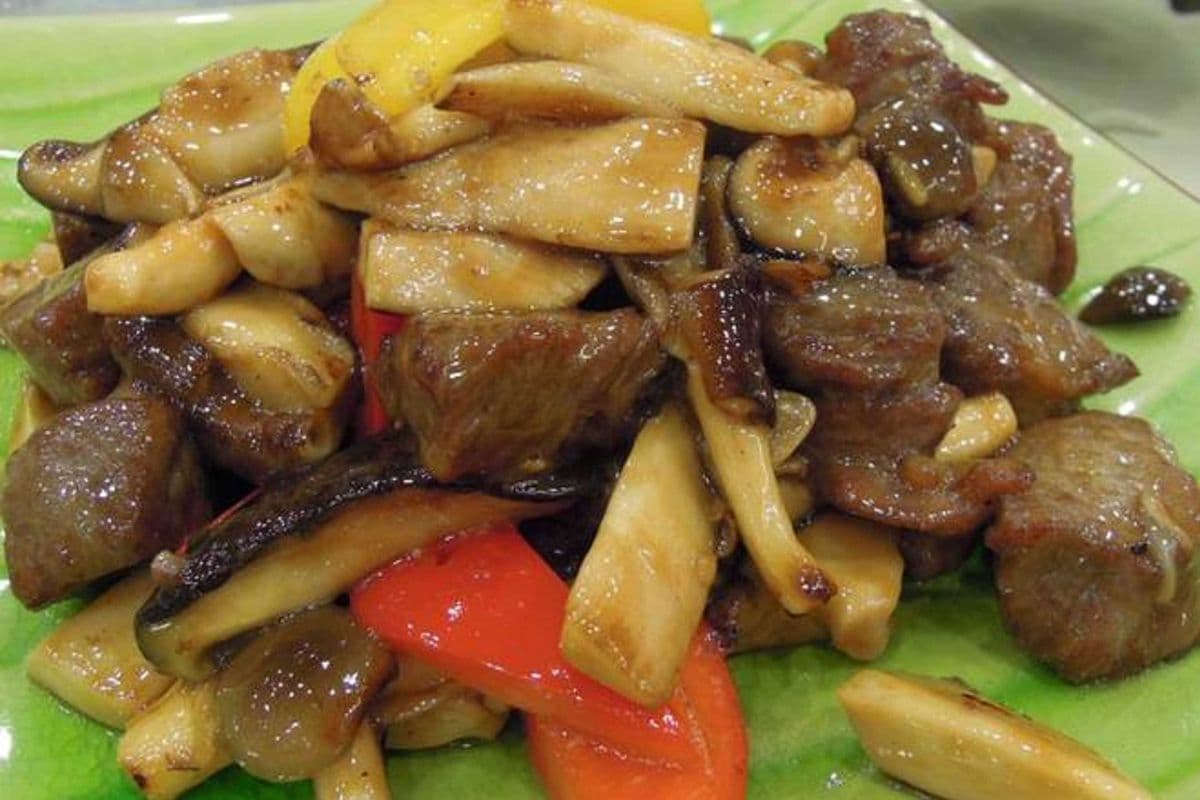 XO蘑菇牛柳粒 Diced Beef with Mushroom