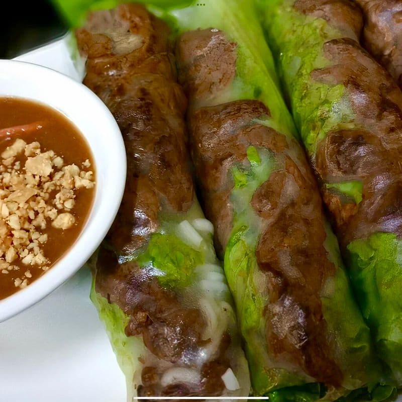Grilled beef fresh rolls