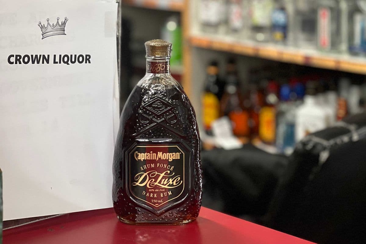 CAPTAIN MORGAN DELUXE (1 x 750ml)