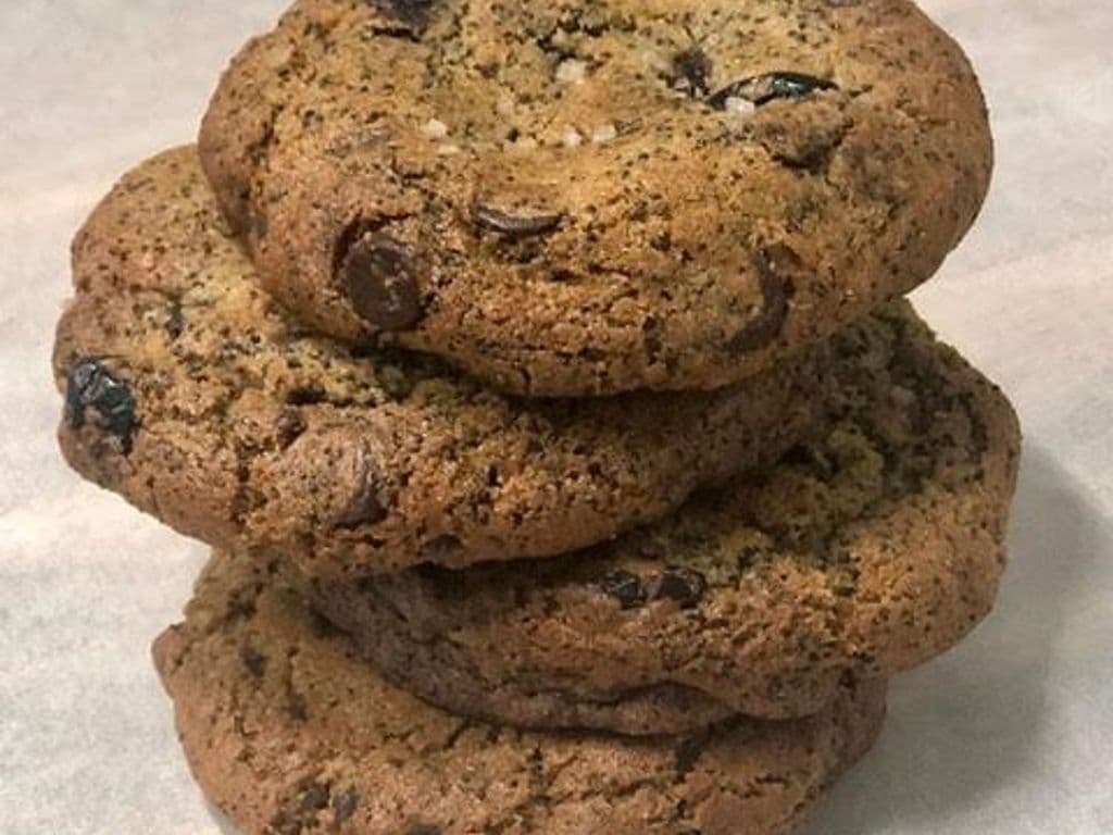 LOCALLY MADE FRESH COOKIES RYE CRANBERRY CHOCOLATE CHIPS 240G 3PK