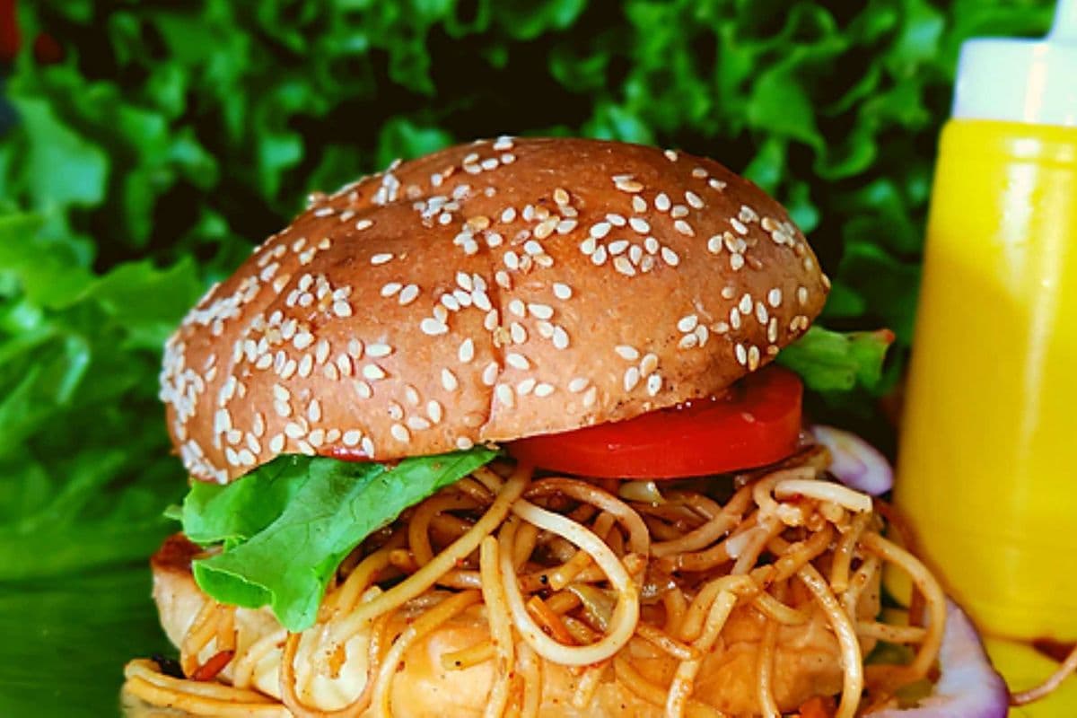 NOODLE BURGER