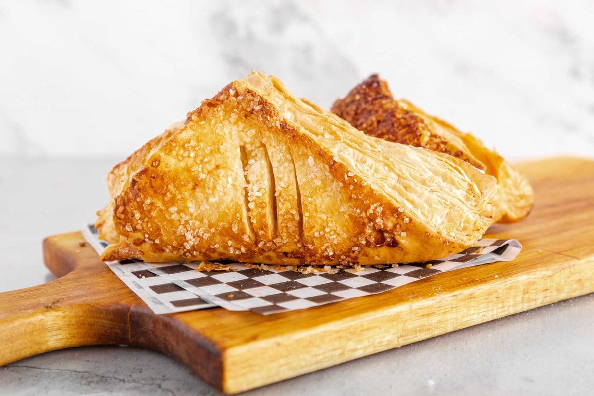 Apple Turnover (6" x 4")