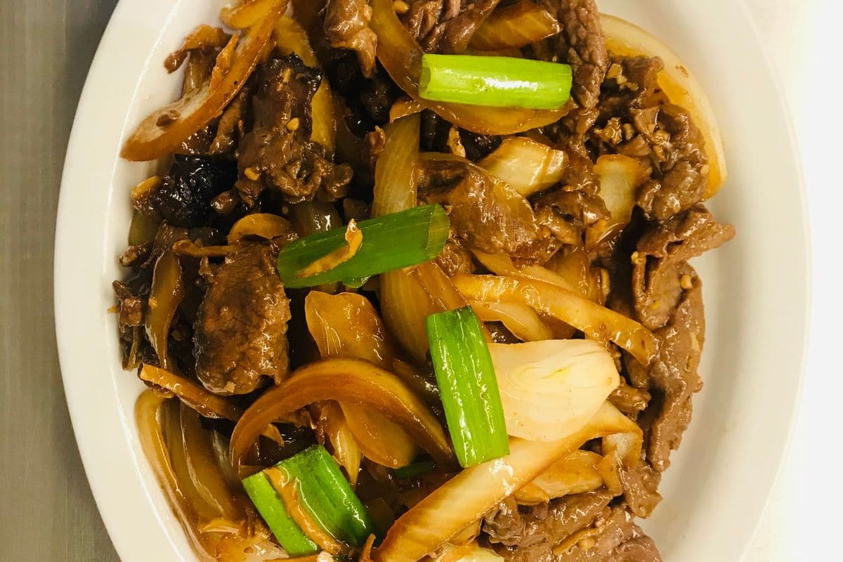 Bœuf gingembre servi avec du riz jasmin