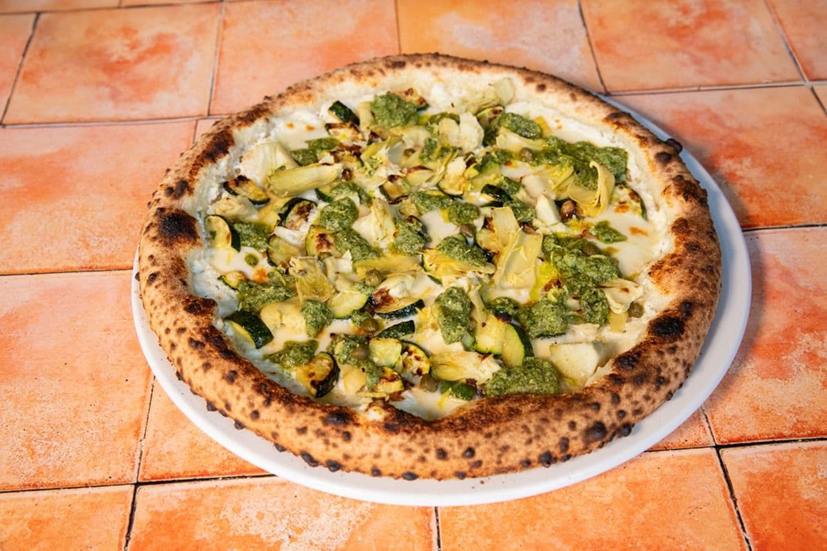15"+ Grande Garden Bianca Pizza