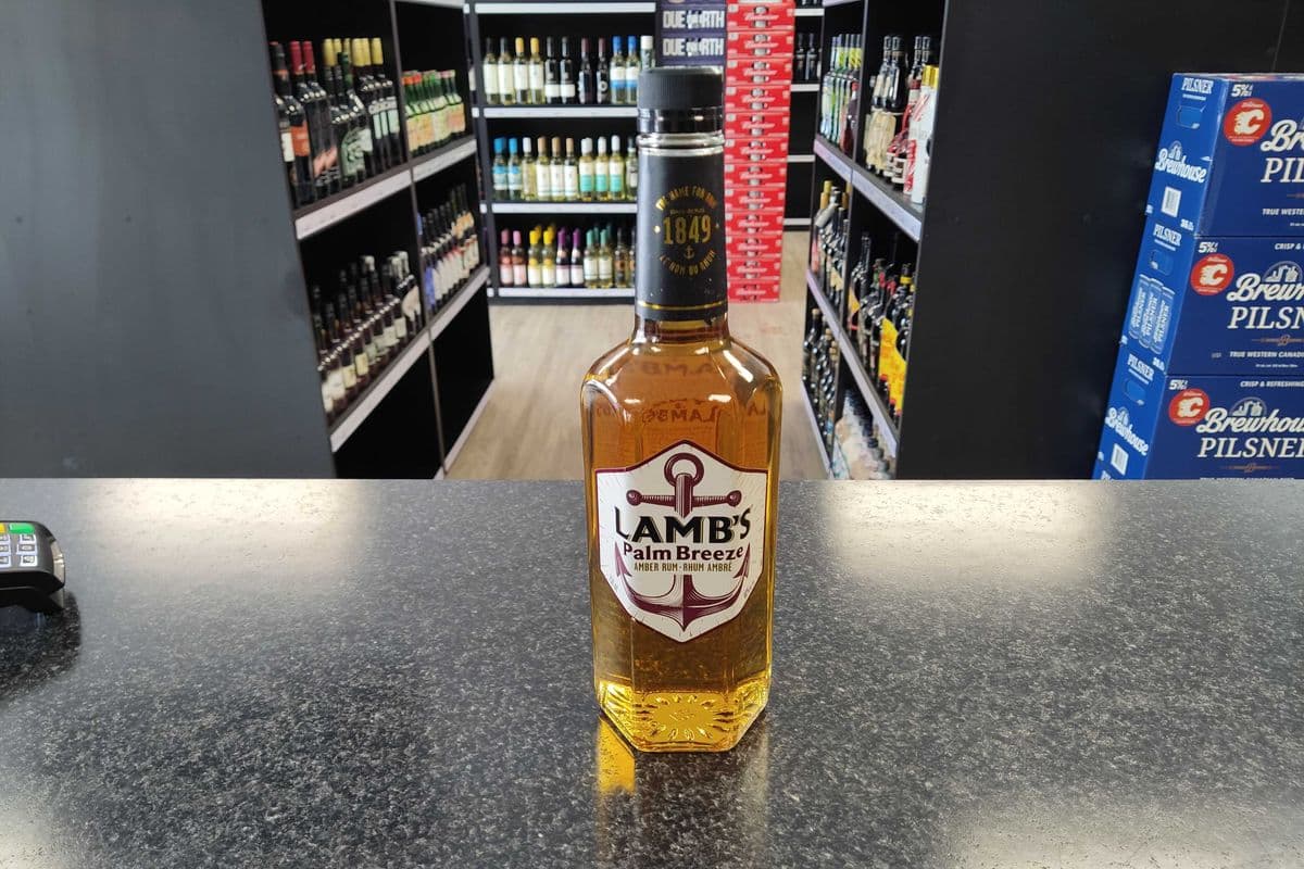 Lamb's - Palm Breeze (1 x 750 ml Bottle)