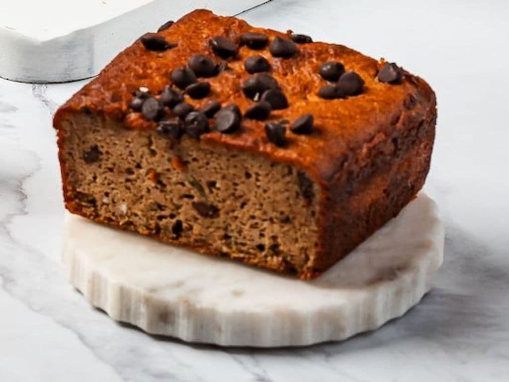 Paleo and Protein Banana Bread  (16.8g protein, 14.4g fibre)