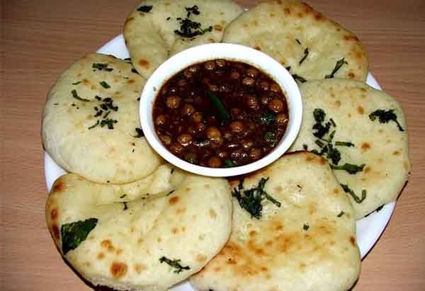 Chole Kulche (Delhi Style)