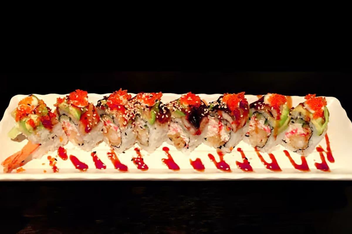 S18. Dragon Roll (8 pcs)
