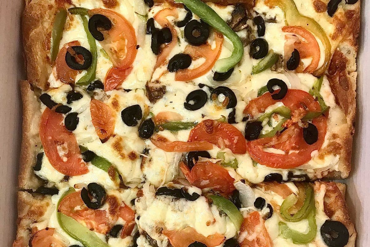 25. Earth’s Harvest Pizza